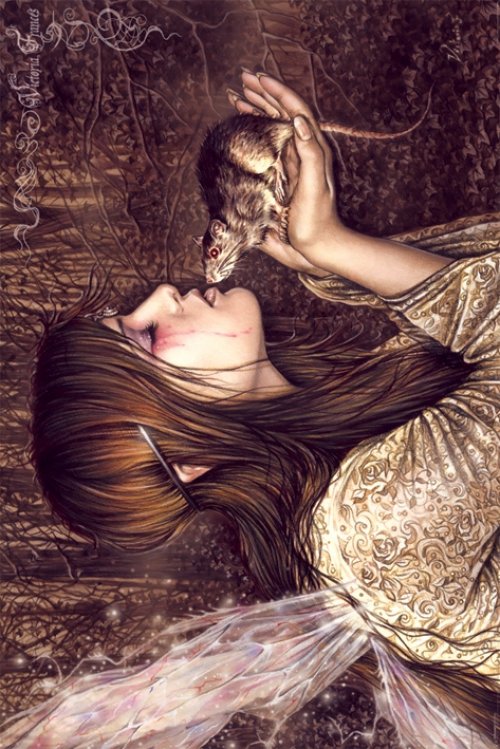 FANTASY VICTORIA FRANCES RAT KISSER